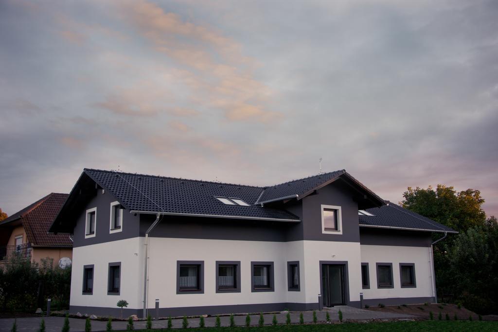 Apartmány Podhájska Exterior foto