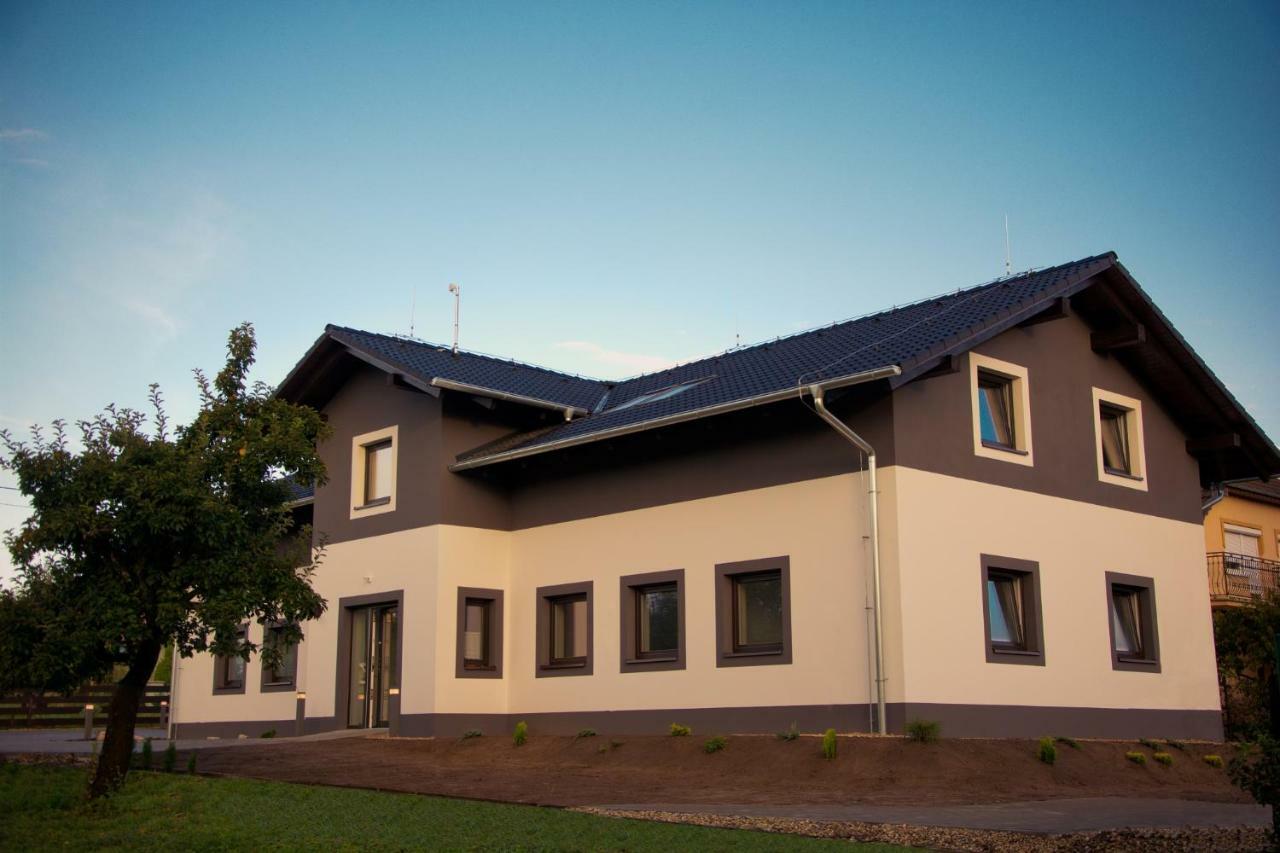 Apartmány Podhájska Exterior foto